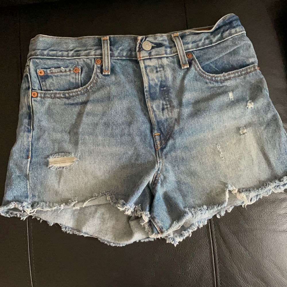 Levi shorts - Picture 1 of 5